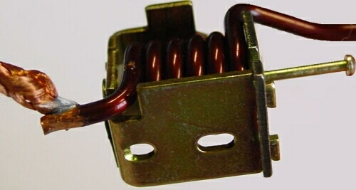 photo de l'électroaimant contenu dans le disjoncteur
